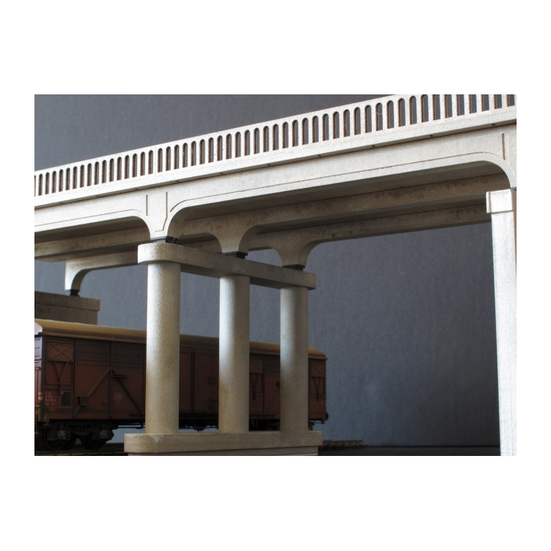 Pont routier poutres béton - garde-corps béton HO