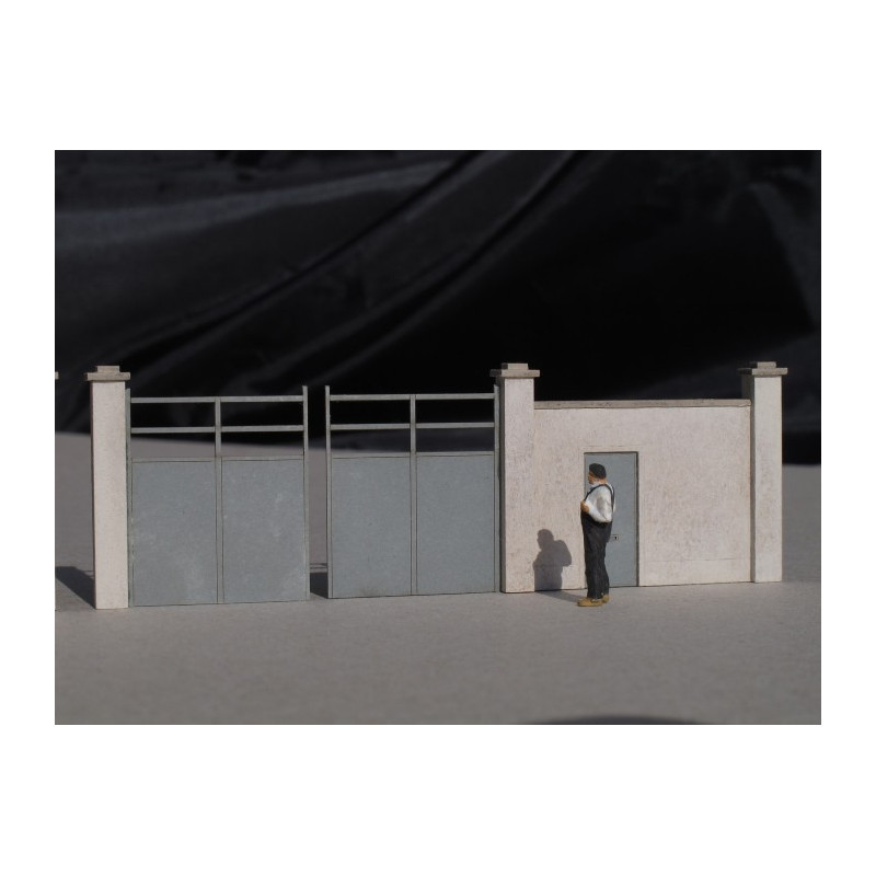 Murs d'enceinte en ciment avec portail - Echelle HO Cités Miniatures BV-005-4-HO