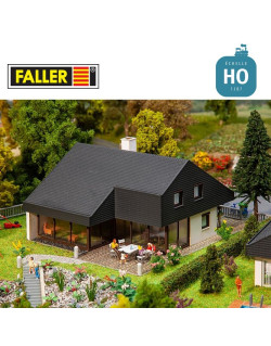 Maison d’architecte avec toit en panneaux HO Faller 130643 - Maketis