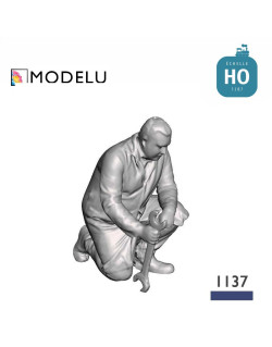Mécanicien à genoux avec clef HO Modelu 1137-087 - Maketis