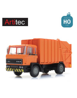 Camion DAF à ordures ménagères Cabine B Orange HO Artitec 487.052.13-Maketis