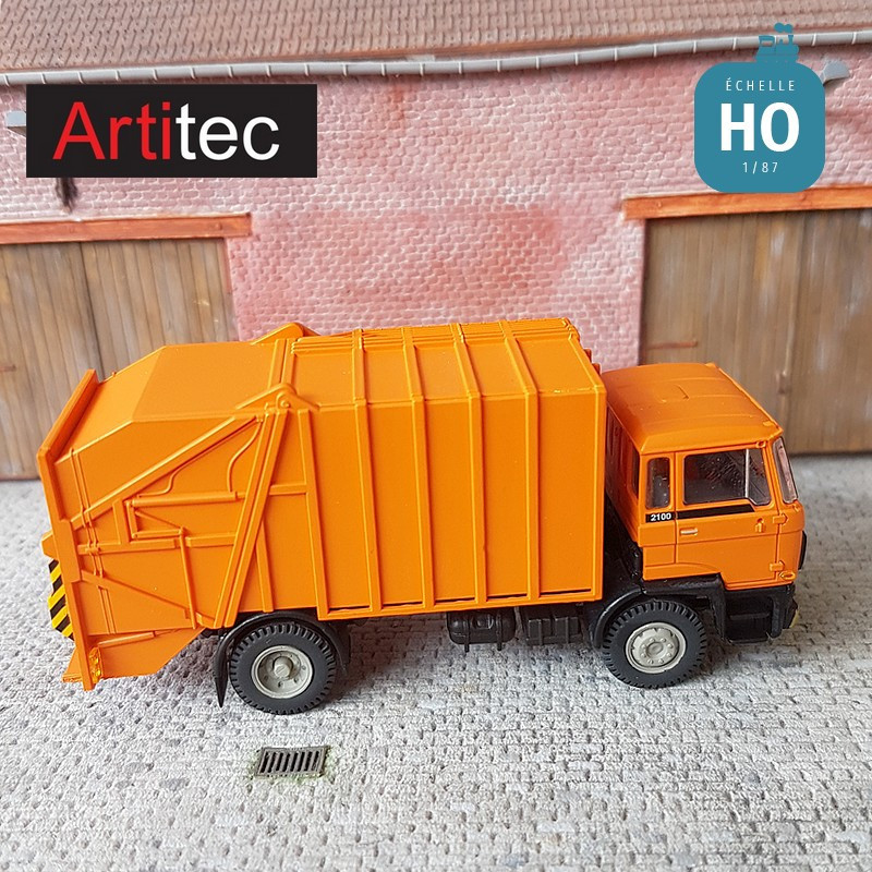 Camion DAF à ordures ménagères Cabine B Orange HO Artitec  487.052.13-Maketis