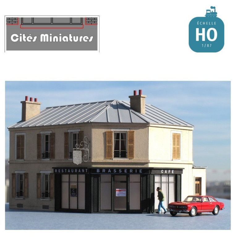 Maison de ville angle rue 1 étage volets bois HO BV-010R Maison de ville angle rue 1 étage volets bois HO BV-010R