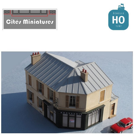 Maison de ville angle rue 1 étage volets bois HO BV-010R Maison de ville angle rue 1 étage volets bois HO BV-010R