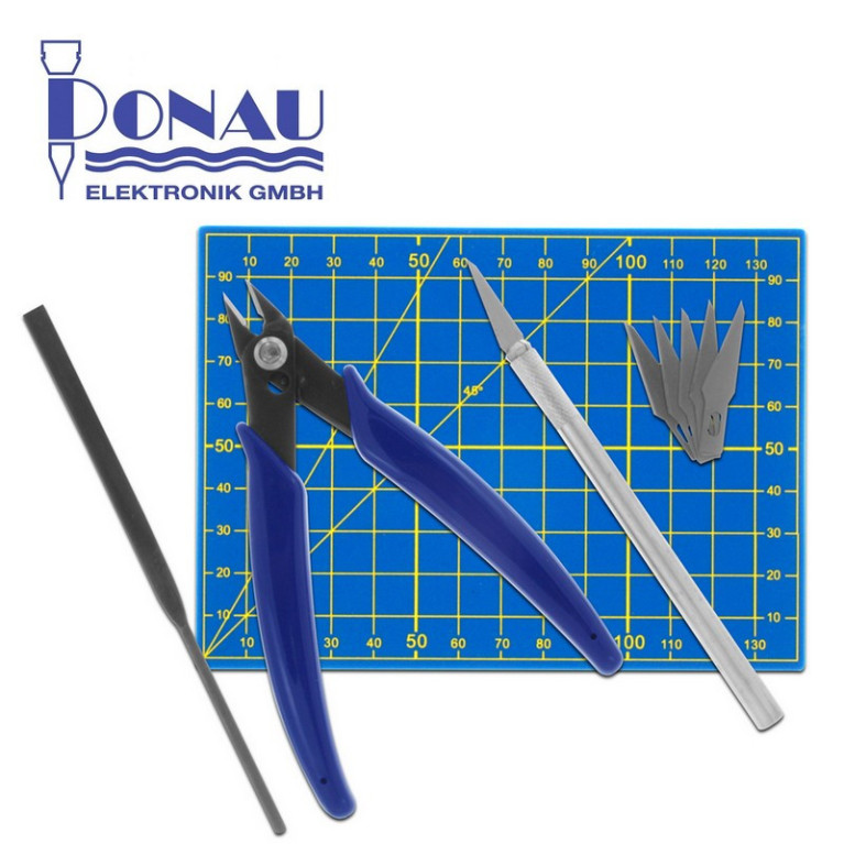 Jeu d'outils complet pour maquette plastique Donau MS09 - Maketis Jeu d'outils complet pour maquette plastique Donau MS09 - Maketis