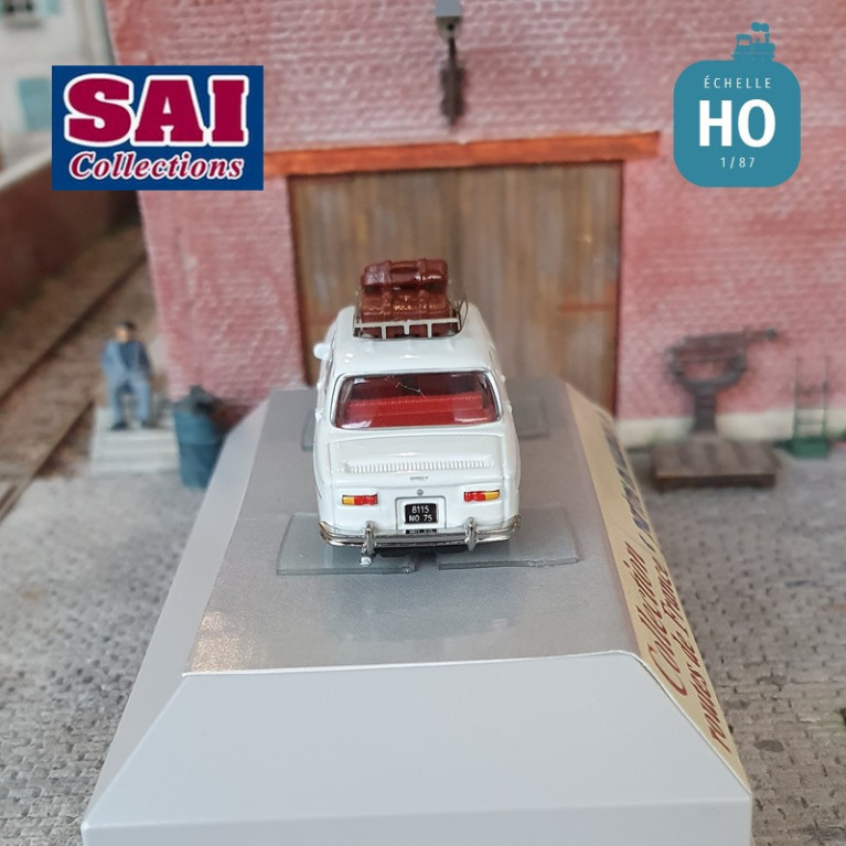 Renault 8 blanche avec galerie de toit et 2 valises HO SAI 1732 - Maketis