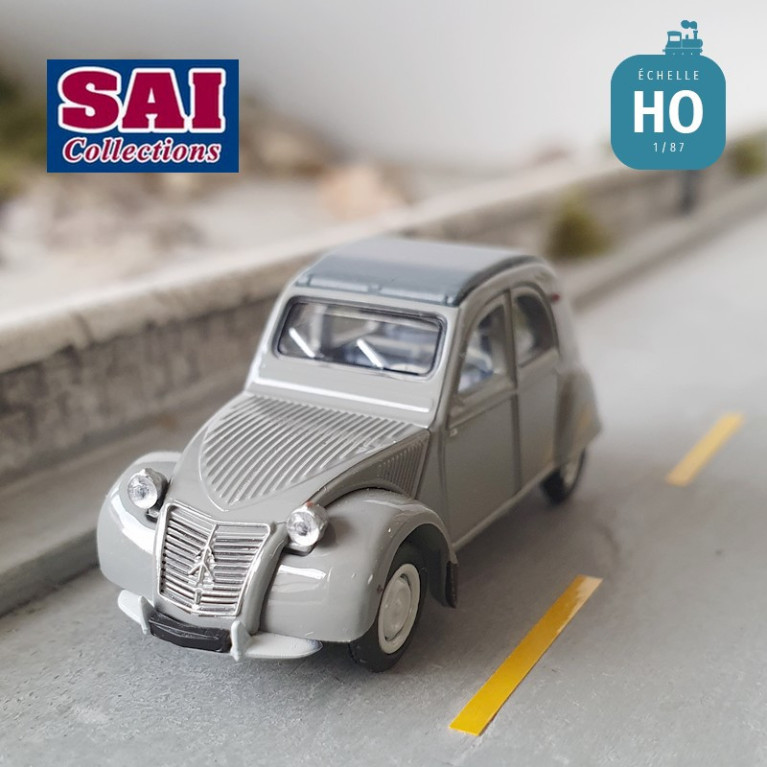 Citroën 2 CV AZLP 1958, grise, capote fermée gris et sièges bleu HO SAI 6000 - Maketis Citroën 2 CV AZLP 1958, grise, capote fermée gris et sièges bleu HO SAI 6000 - Maketis