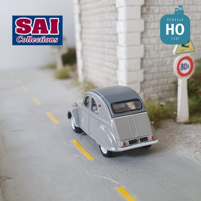 Citroën 2 CV AZLP 1958, grise, capote fermée gris et sièges bleu HO SAI 6000 - Maketis Citroën 2 CV AZLP 1958, grise, capote fermée gris et sièges bleu HO SAI 6000 - Maketis