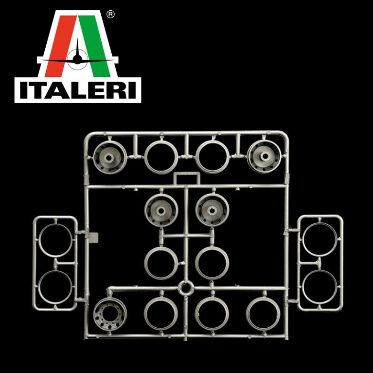 Camion Benne Freightliner années 70 1/24 Italeri 3783 - Maketis Camion Benne Freightliner années 70 1/24 Italeri 3783 - Maketis