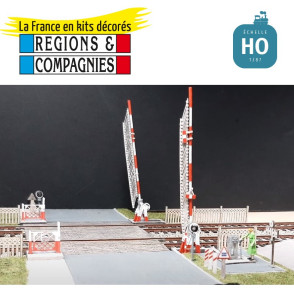 Level crossing with functional swing gates H0 Régions et Compagnies VOIA48
