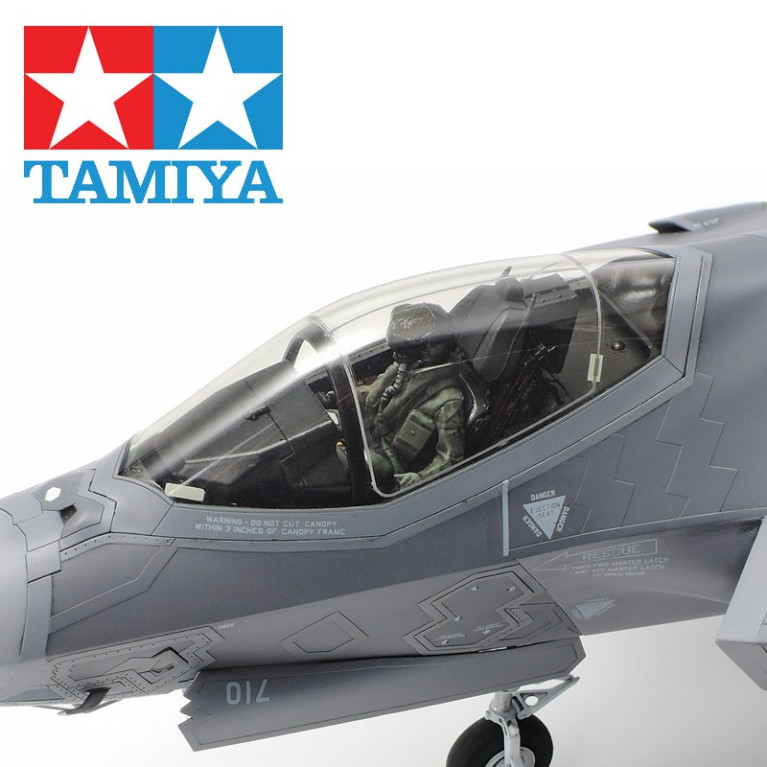 Avion F-35A Lightning II 1/48 Tamiya 61124 - Maketis