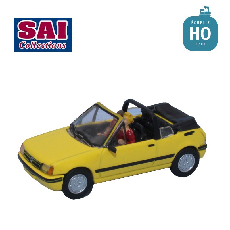 Peugeot 205 Cabriolet avec conductrice et une passagère Jaune genêt HO SAI 1637 - Maketis