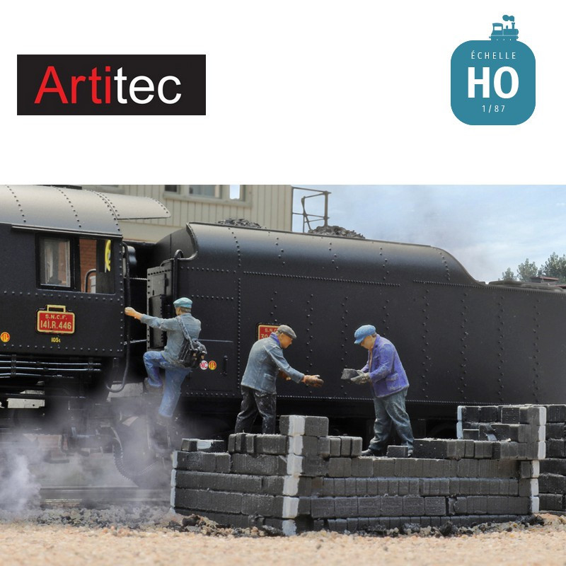 Cheminots SNCF chargeant des briquettes 3 pcs HO Artitec 5870089 - Maketis
