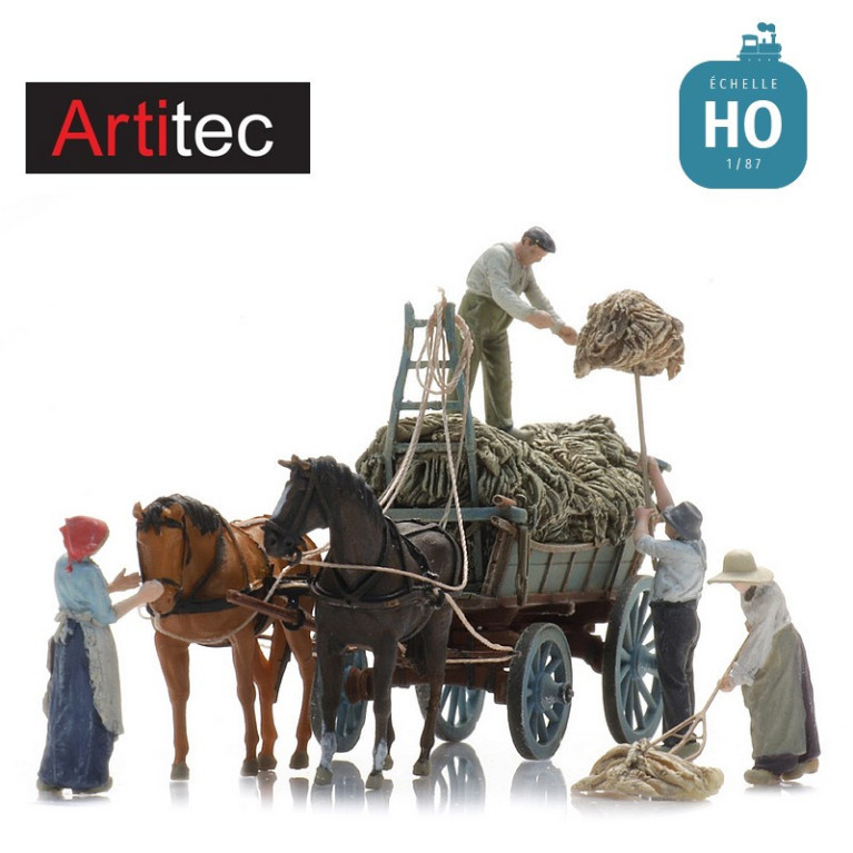 Fermiers ramassant et chargeant le foin  4 pcs HO Artitec 5870078