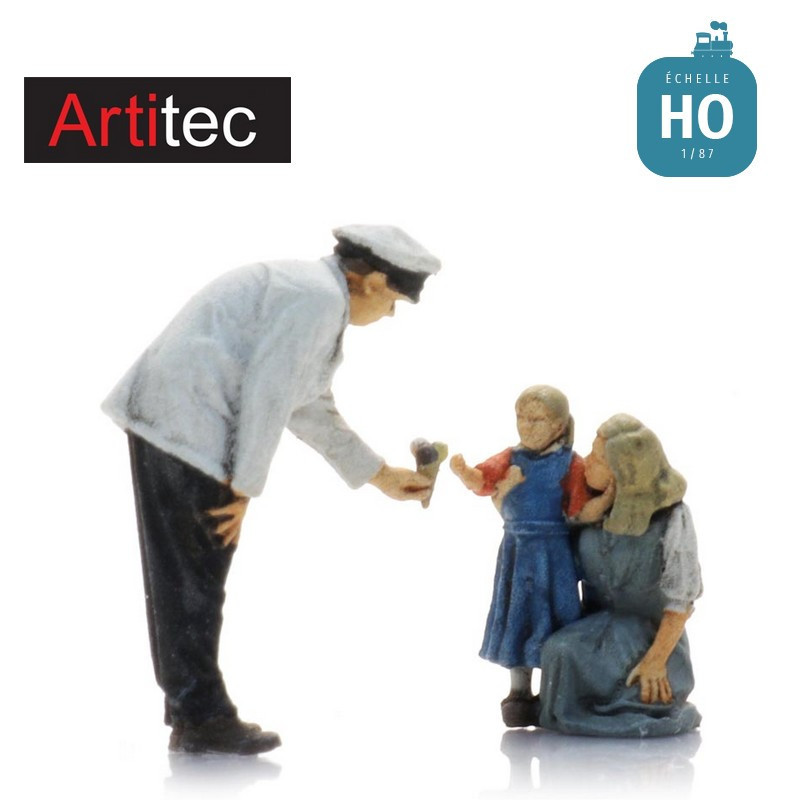 Vendeur de glaces avec mère et enfant 3 pcs HO Artitec 5870101 - Maketis