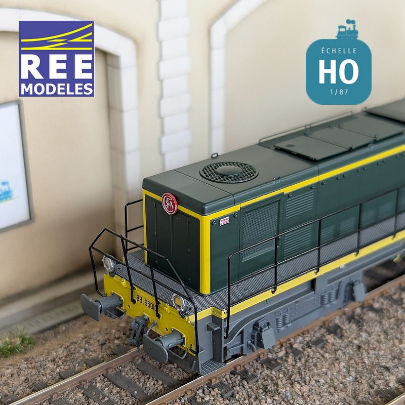 Diesellokomotive BB 63010 grün/gelb graues Fahrgestell SNCF Ep IV Analog HO REE JM-014 - Maketis