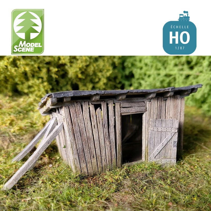 Abris de jardin en ruine ( kit) HO Model Scene 98520 - Maketis
