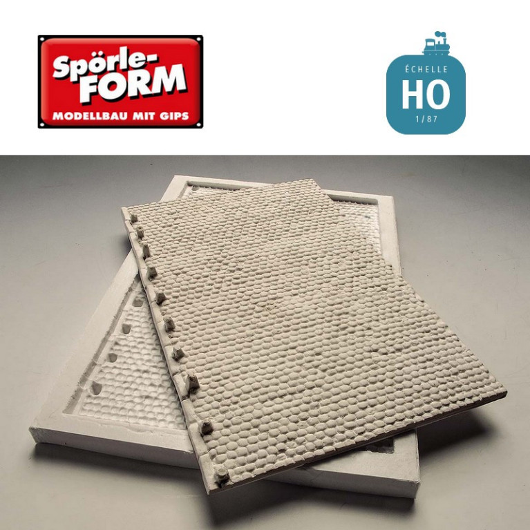 Moule route droite pavée et bosselée avec bordures et bornes 133x88mm HO Spörle 1006
