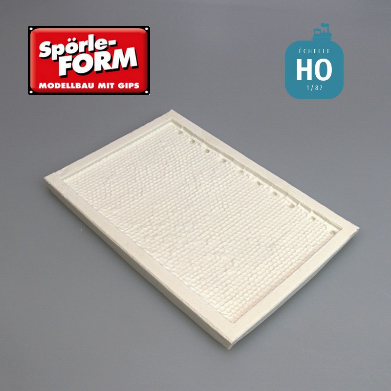 Moule route droite pavée et bosselée avec bordures et bornes 133x88mm HO Spörle 1006