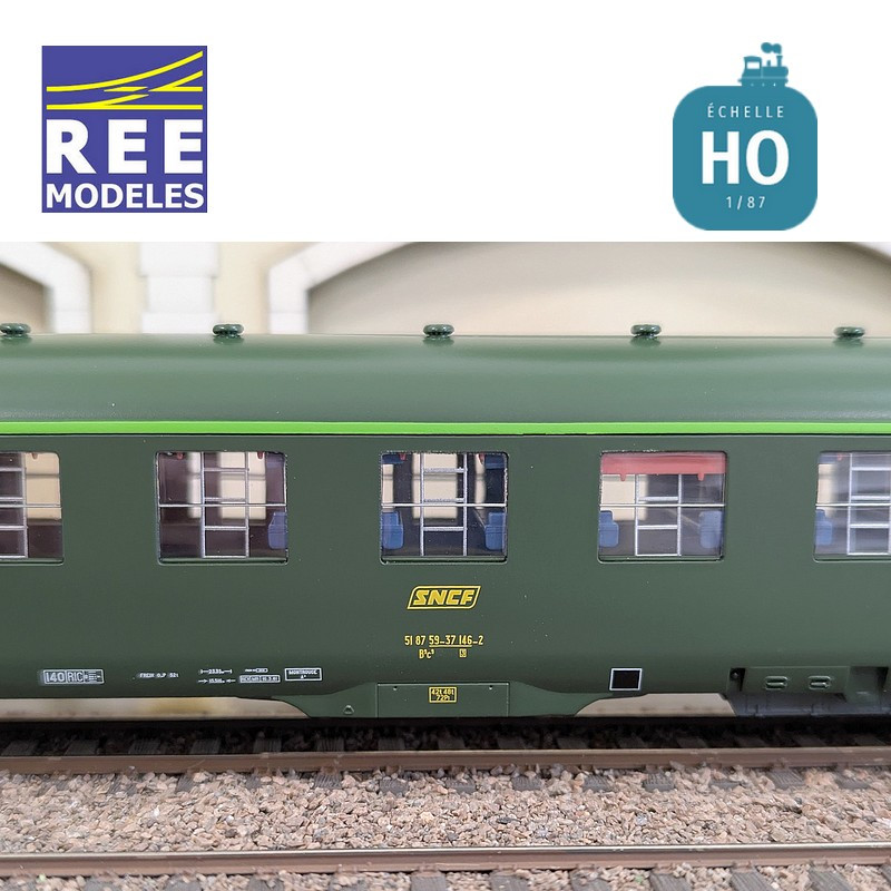 Voiture DEV AO B9c9 Vert logo encadré cartouche Corail SNCF EP IV-V HO REE VB-407-Maketis