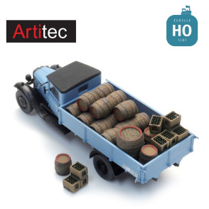 Chargement de camion fûts de bière en bois HO Artitec 387.640 - Maketis