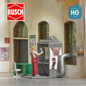 Peintre avec cabine de peinture HO Busch 79905 - Maketis