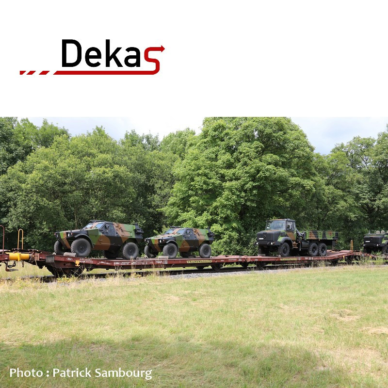 Wagon plat couplé type Laads 800B spécial transport de véhicules DB EP V HO Dekas DK-873105 - Maketis