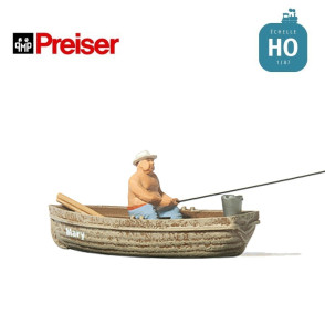 Pêcheur dans sa barque Preiser HO 28052 - Maketis