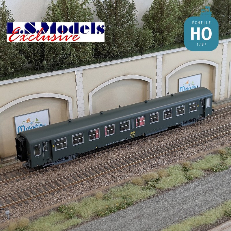 Coffret 2 voitures voyageur USI B10t U60 courtes vertes Logo encadré jaune SNCF Ep IVa HO LS Models MW40022 - Maketis