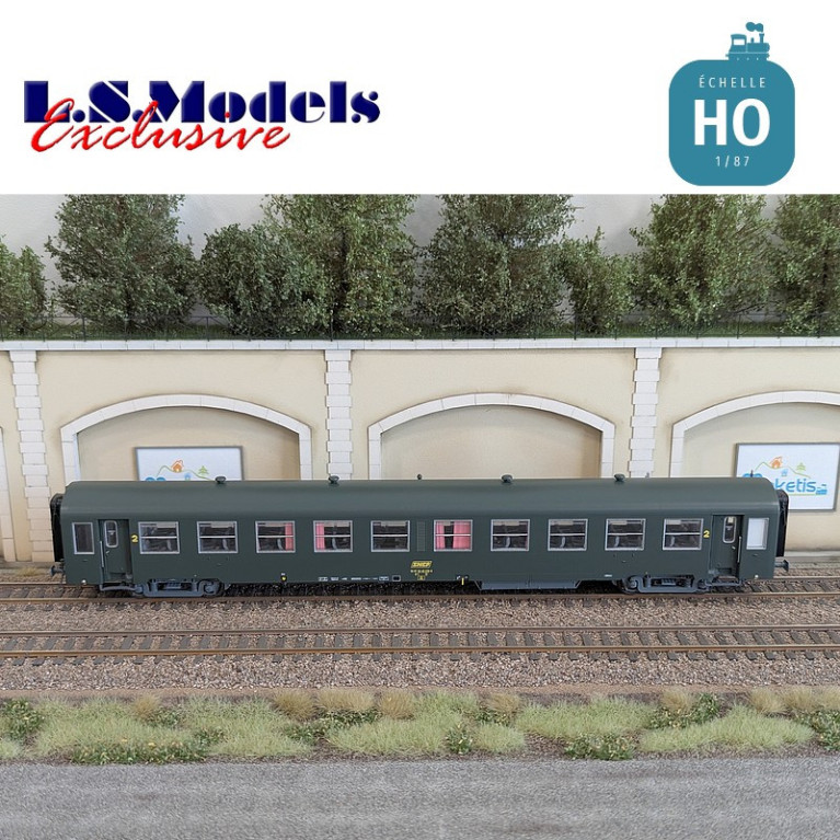 Coffret 2 voitures voyageur USI B10t U60 courtes vertes Logo encadré jaune SNCF Ep IVa HO LS Models MW40022 - Maketis