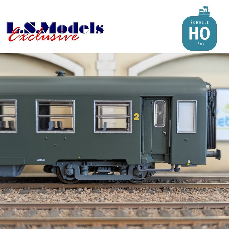 Coffret 2 voitures voyageur USI B10t U60 courtes vertes Logo encadré jaune SNCF Ep IVa HO LS Models MW40022 - Maketis