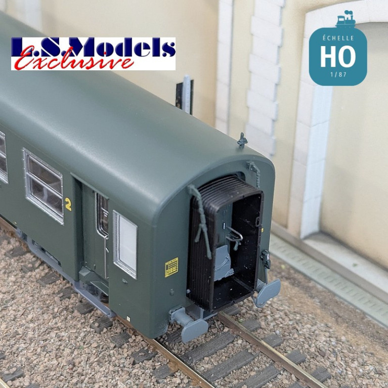 Coffret 2 voitures voyageur USI B10t U60 courtes vertes Logo encadré jaune SNCF Ep IVa HO LS Models MW40022 - Maketis