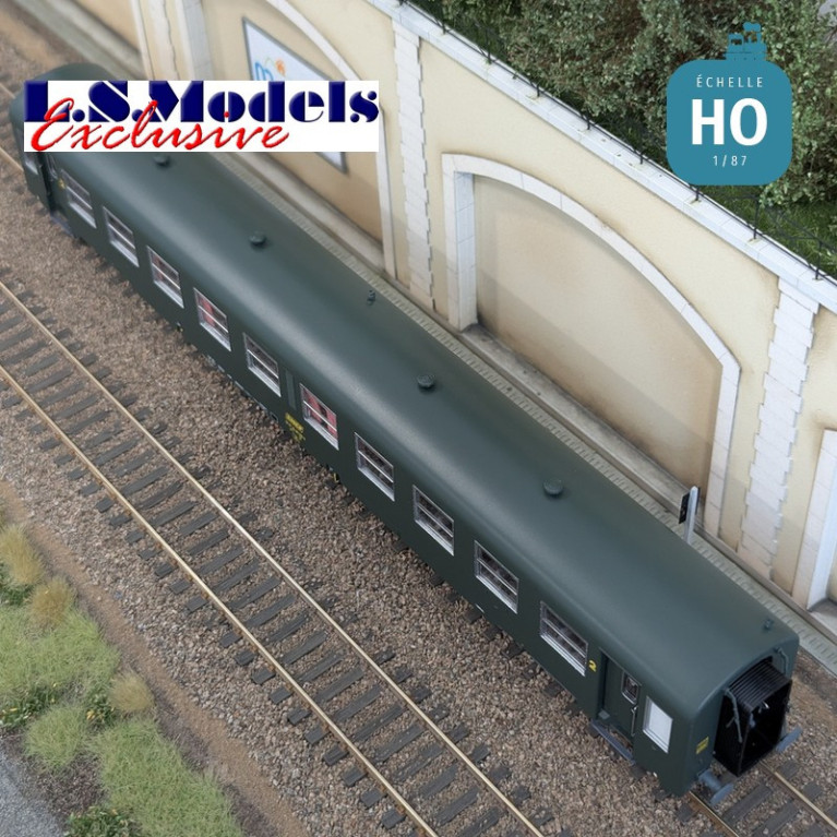 Coffret 2 voitures voyageur USI B10t U60 courtes vertes Logo encadré jaune SNCF Ep IVa HO LS Models MW40022 - Maketis