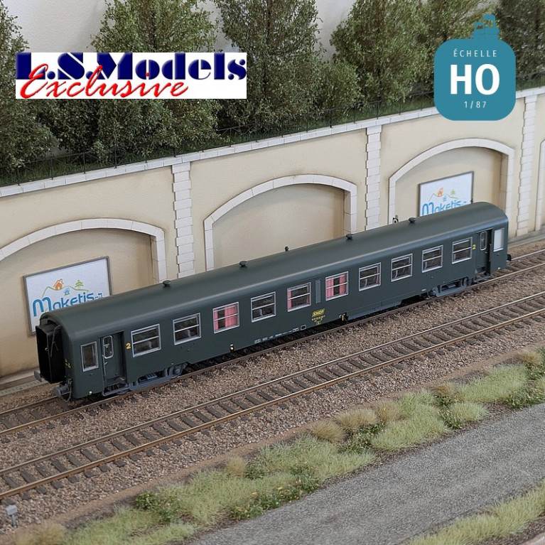 Coffret 2 voitures voyageur USI B10t U60 courtes vertes Logo encadré jaune SNCF Ep IVa HO LS Models MW40022 - Maketis