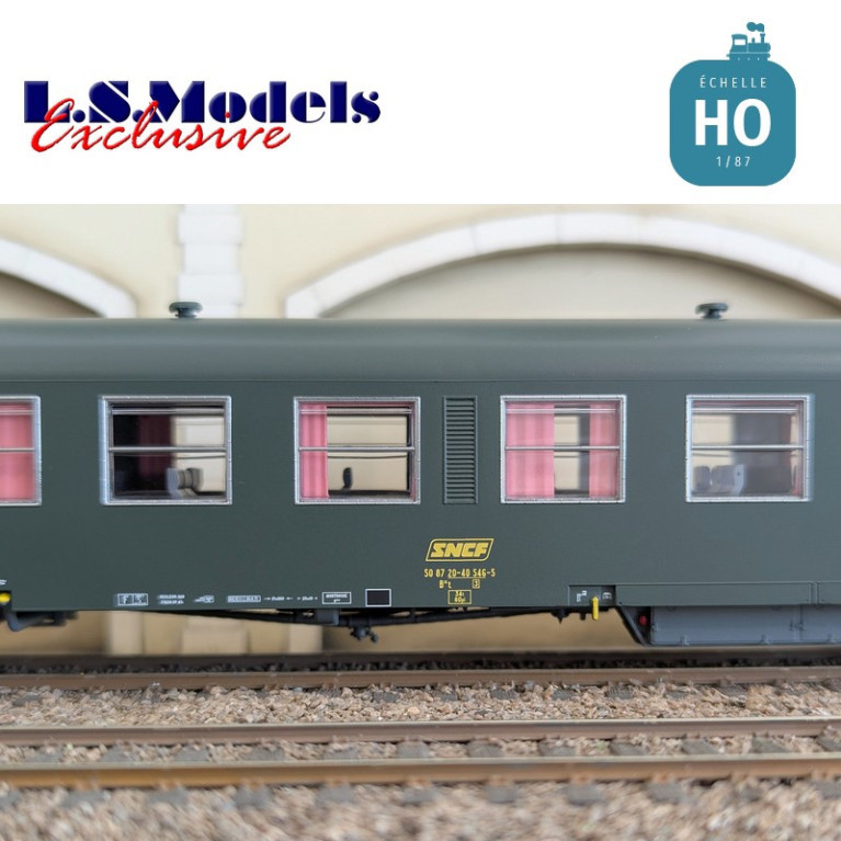 Coffret 2 voitures voyageur USI B10t U60 courtes vertes Logo encadré jaune SNCF Ep IVa HO LS Models MW40022 - Maketis