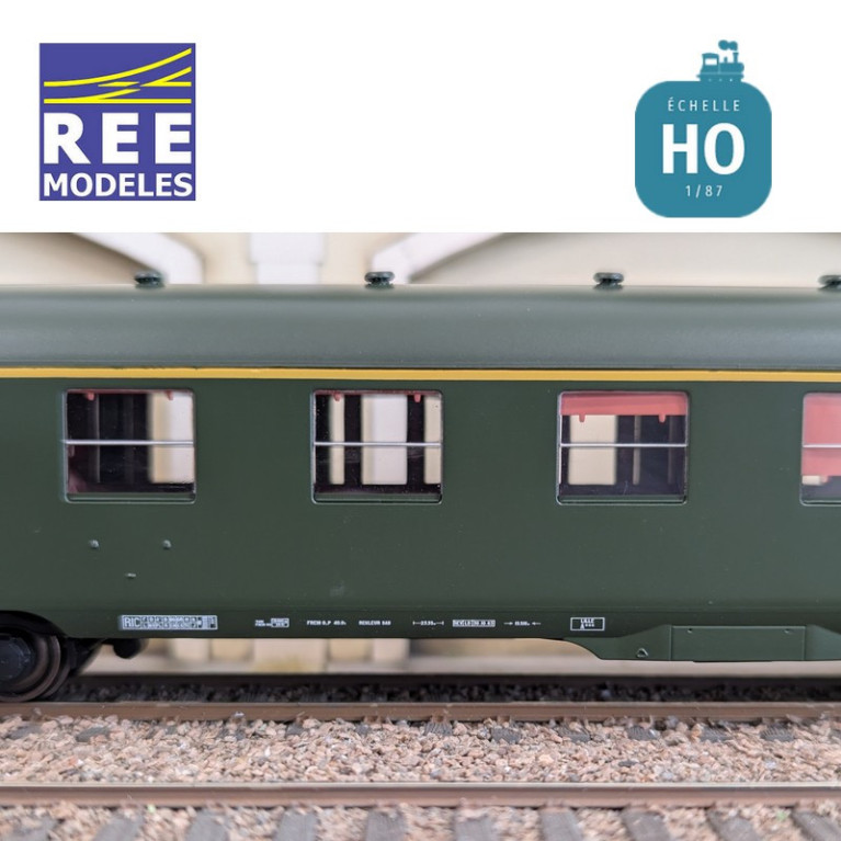 Voiture DEV AO Courte A8 U53 vert SNCF EP III HO REE VB-391 - Maketis