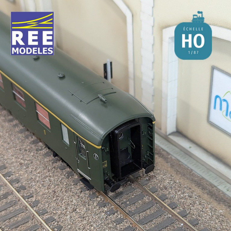 Voiture DEV AO Courte A8 U53 vert SNCF EP III HO REE VB-391 - Maketis