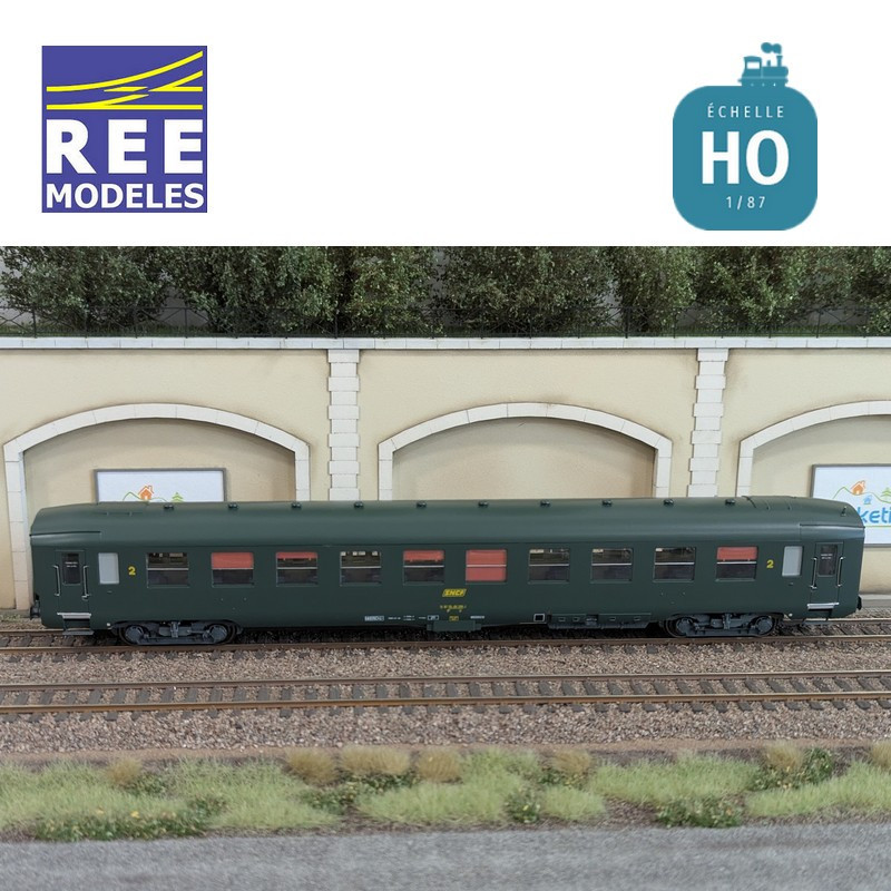 Voiture DEV AO Courte B10 U52 vert SNCF EP IV HO REE VB-393 - Maketis
