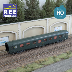 Voiture DEV AO Courte B8 ex-A8 U53 vert SNCF EP IV HO REE VB-395 - Maketis