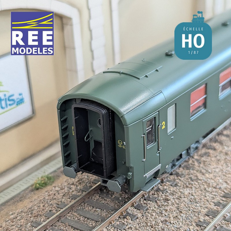 Voiture DEV AO Courte B8 ex-A8 U53 vert SNCF EP IV HO REE VB-395 - Maketis