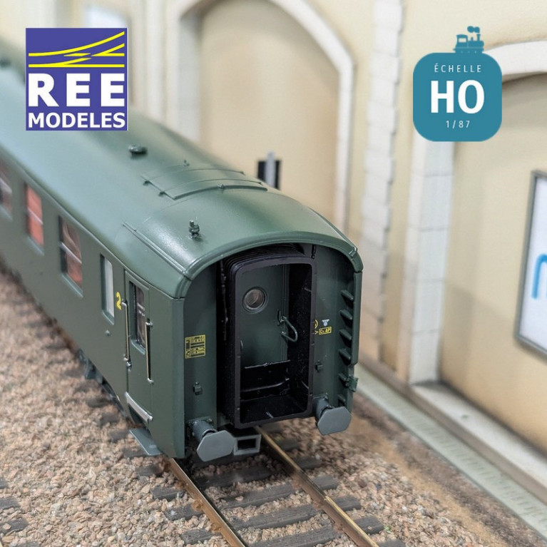 Voiture DEV AO Courte B8 ex-A8 U53 vert SNCF EP IV HO REE VB-395 - Maketis