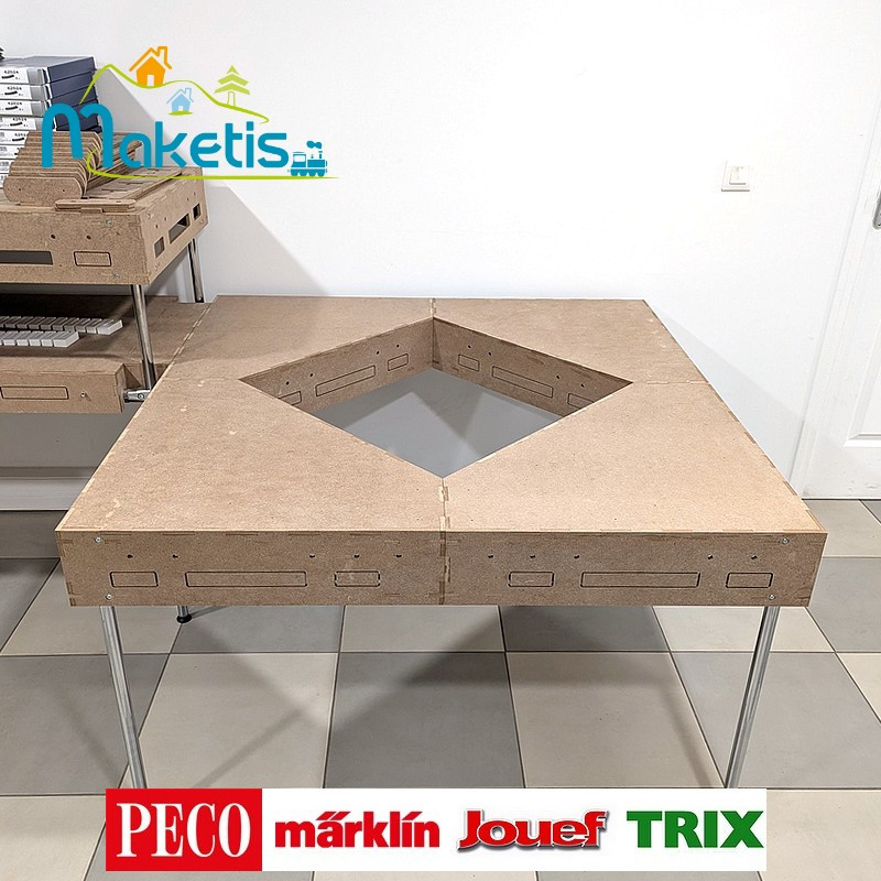 Set of 4 Corner Modules 125 cm for Helix or Reversing Loop Easy Module Maketis MOD72000 - Maketis